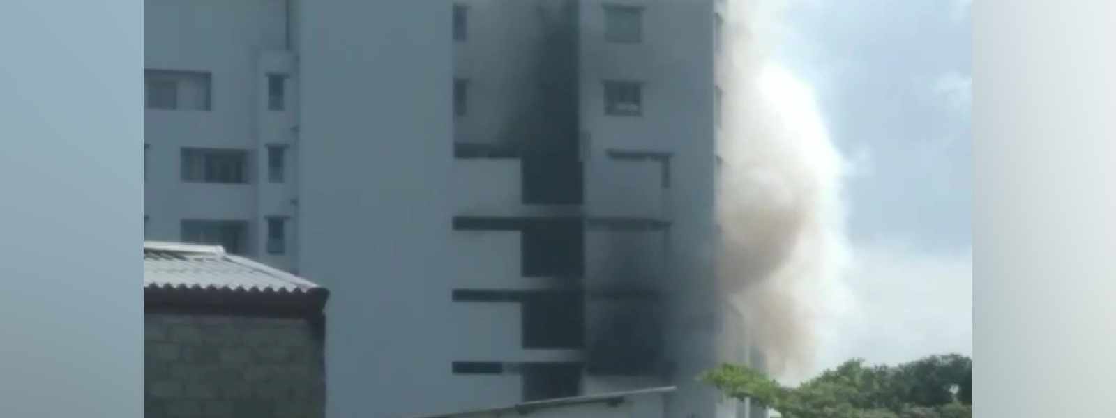 නාරාහේන්පිට නිවාස සංකීර්ණයක ගින්නක්